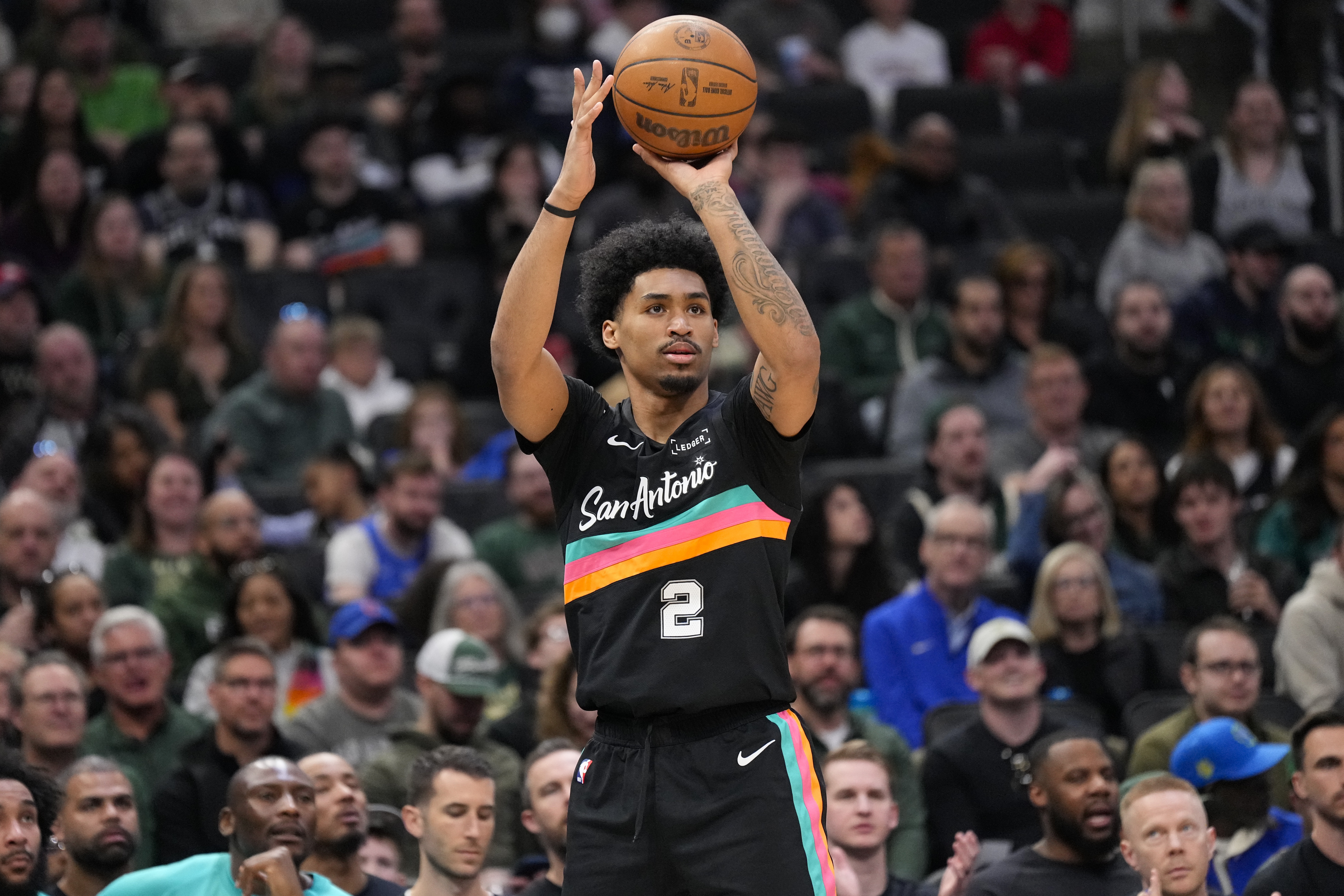 【菜鸟】哈珀17分3板4助 埃奇库姆15投14分8板3助 克莱顿10分11助